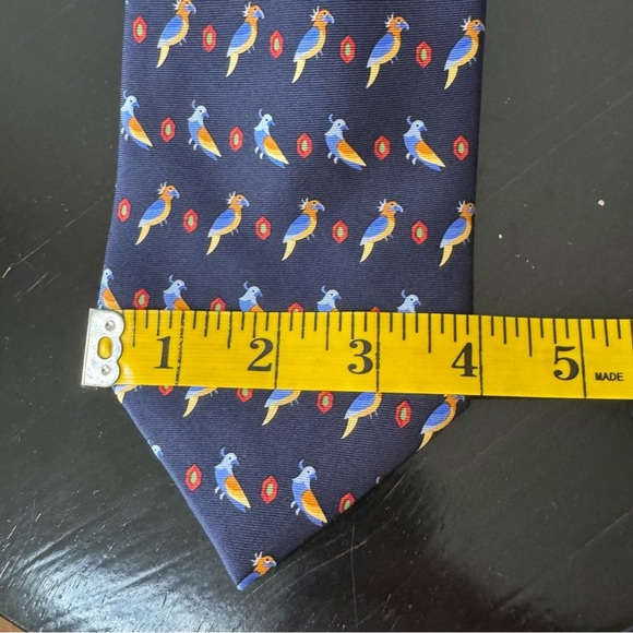 Burberrys Mens Silk Neck Tie Navy Parrot Novelty Print Pattern Made in England - Picture 2 of 3